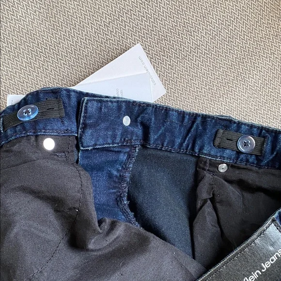 Calvin Klein Slim Straight Leg high waisted dark denim Jeans Women’s Size 18 - Picture 11 of 12